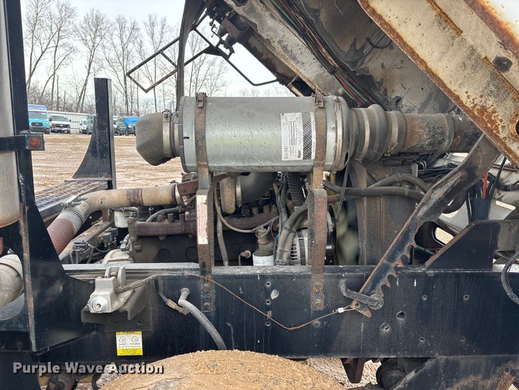 image for item YA2757 2003 Capacity Trucks TJ5000 yard truck