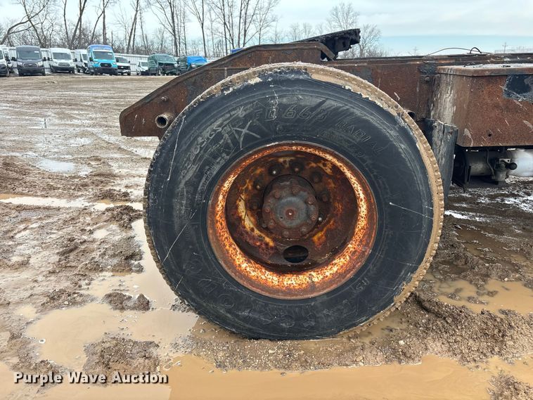 image for item YA2757 2003 Capacity Trucks TJ5000 yard truck