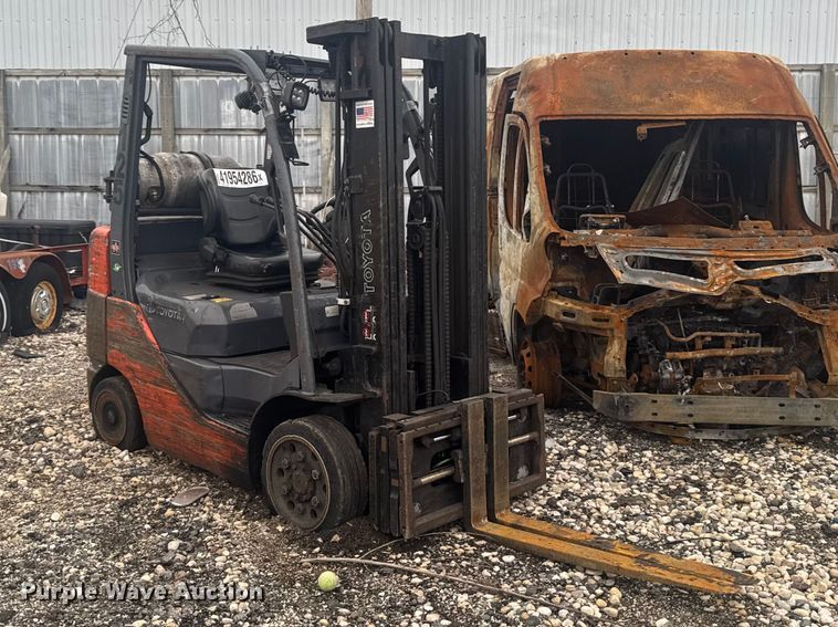 image for item YA2758 Toyota 8FGCU25 forklift