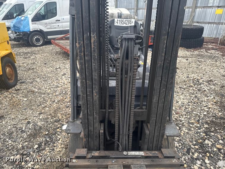 image for item YA2758 Toyota 8FGCU25 forklift