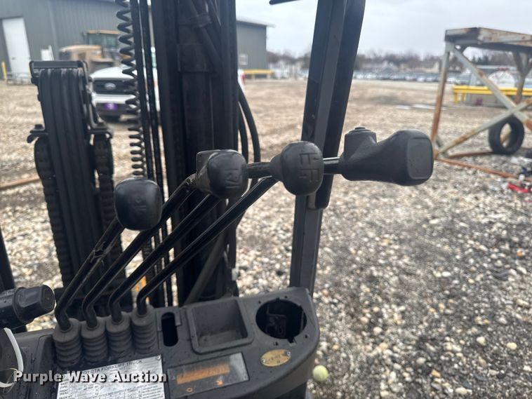 image for item YA2758 Toyota 8FGCU25 forklift