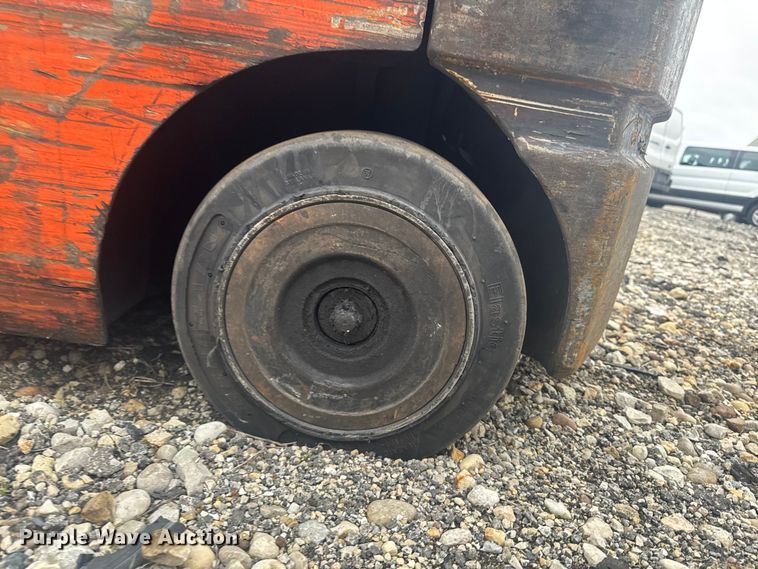 image for item YA2758 Toyota 8FGCU25 forklift