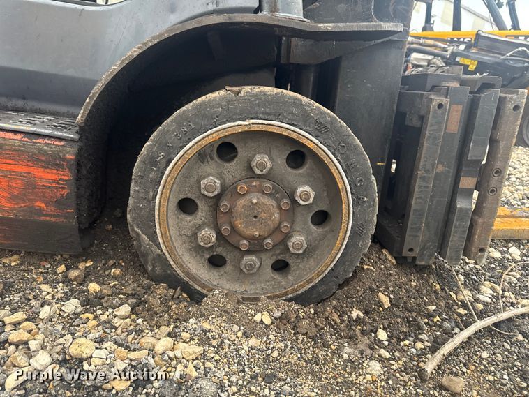 image for item YA2758 Toyota 8FGCU25 forklift