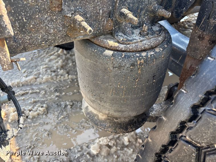 image for item YA2786 2017 Freightliner Cascadia 125 semi truck