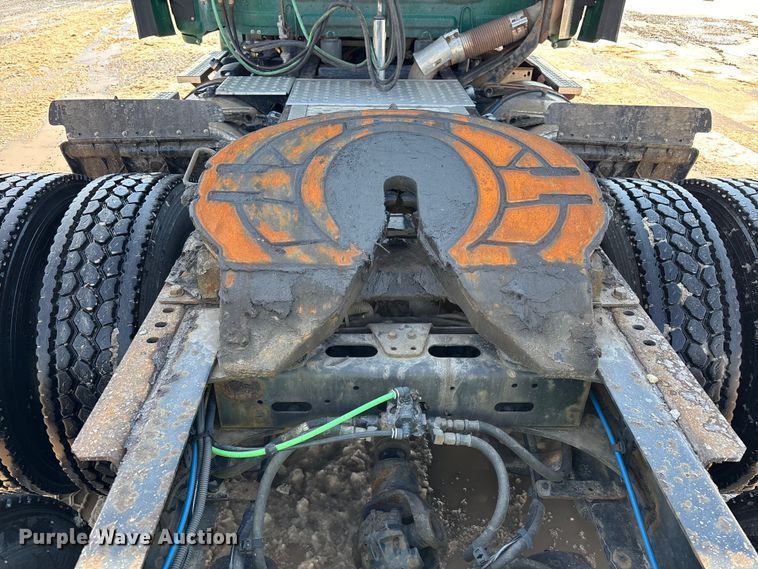 image for item YA2786 2017 Freightliner Cascadia 125 semi truck