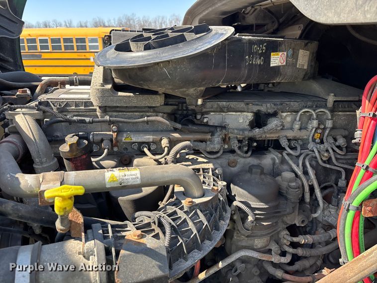 image for item YA2786 2017 Freightliner Cascadia 125 semi truck