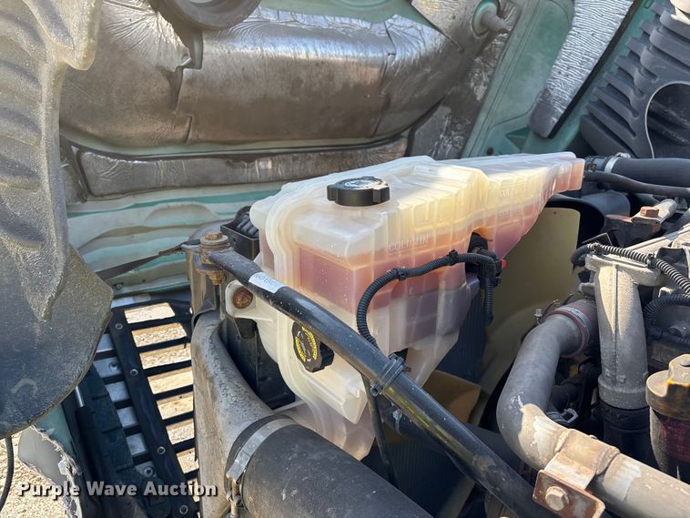 image for item YA2786 2017 Freightliner Cascadia 125 semi truck