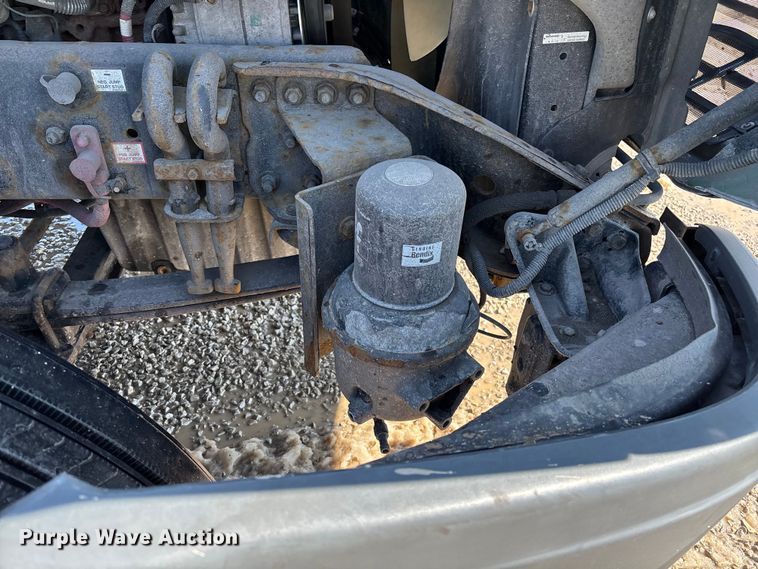 image for item YA2786 2017 Freightliner Cascadia 125 semi truck