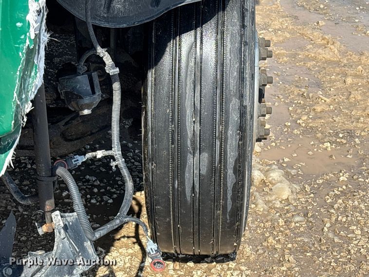 image for item YA2786 2017 Freightliner Cascadia 125 semi truck