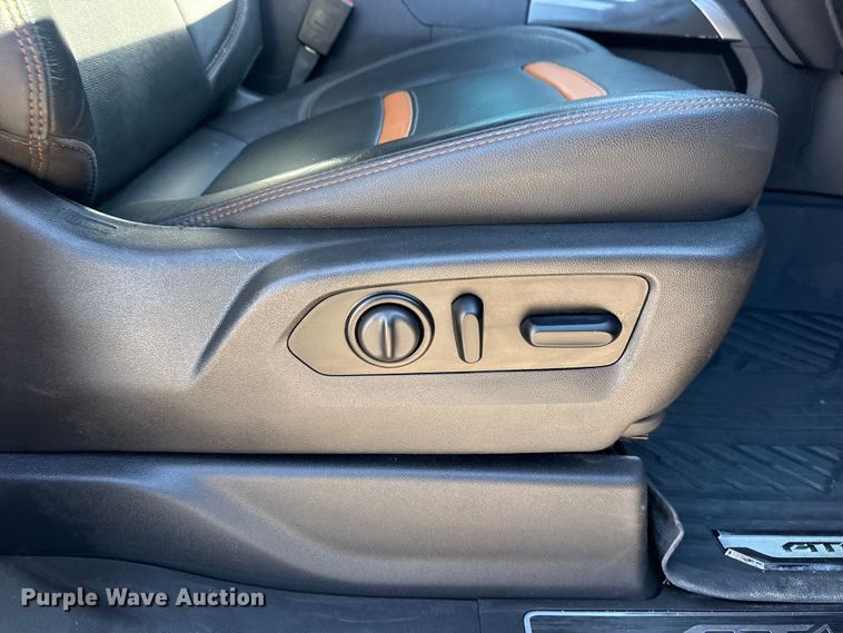 image for item DO8475 2021 GMC Sierra 1500 Crew Cab pickup truck