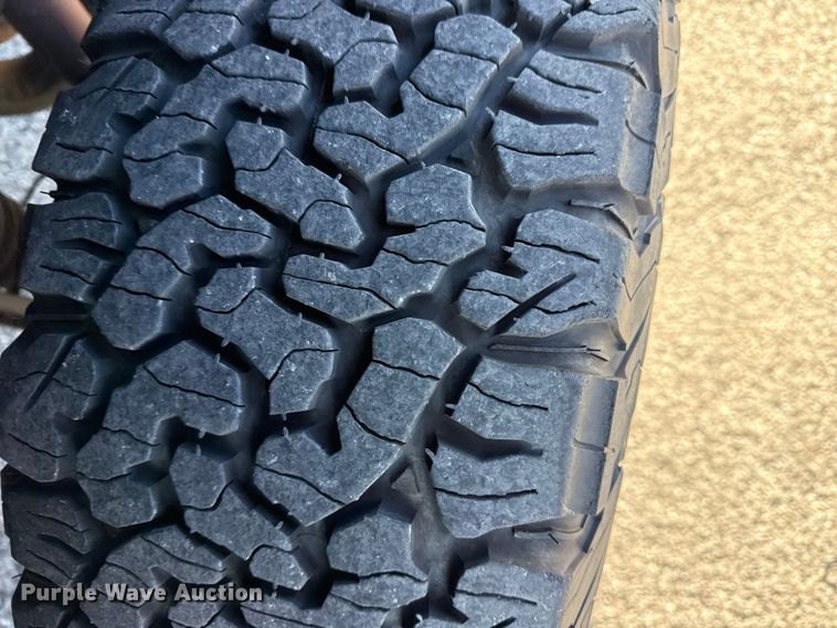 image for item DO8475 2021 GMC Sierra 1500 Crew Cab pickup truck