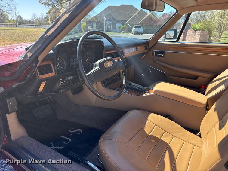 image for item DO8476 1986 Jaguar XJ-S 