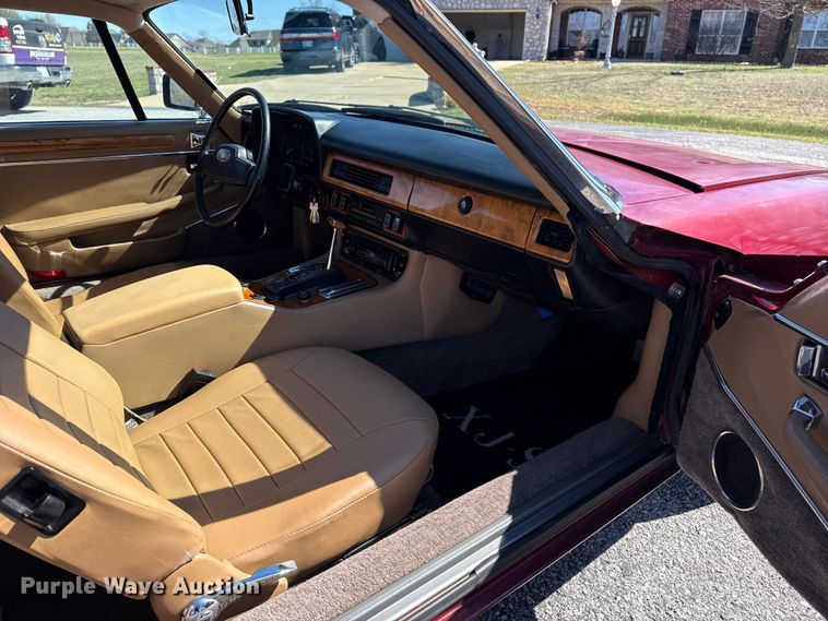 image for item DO8476 1986 Jaguar XJ-S 
