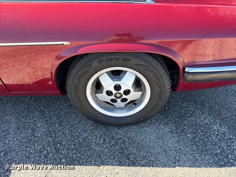 image for item DO8476 1986 Jaguar XJ-S 