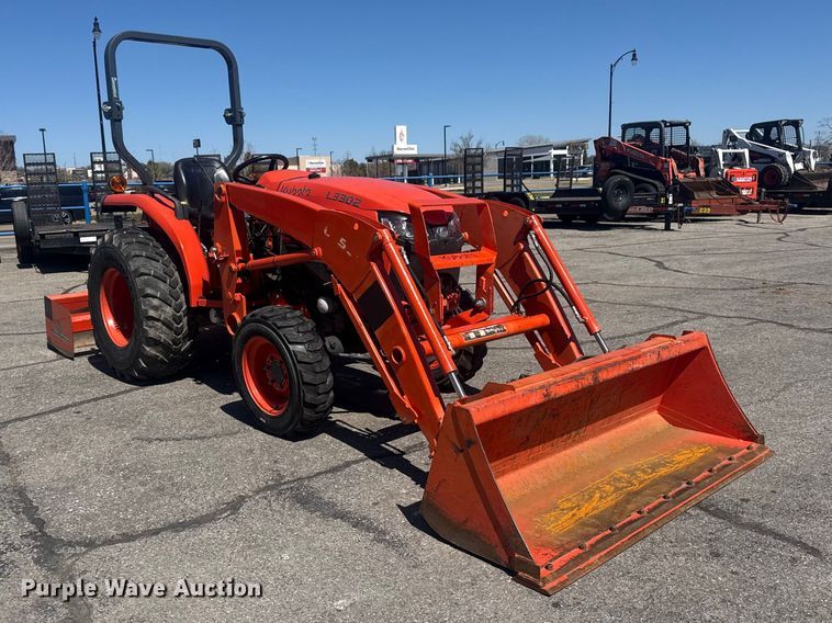 image for item DO8478 2022 Kubota L3302HST MFWD tractor