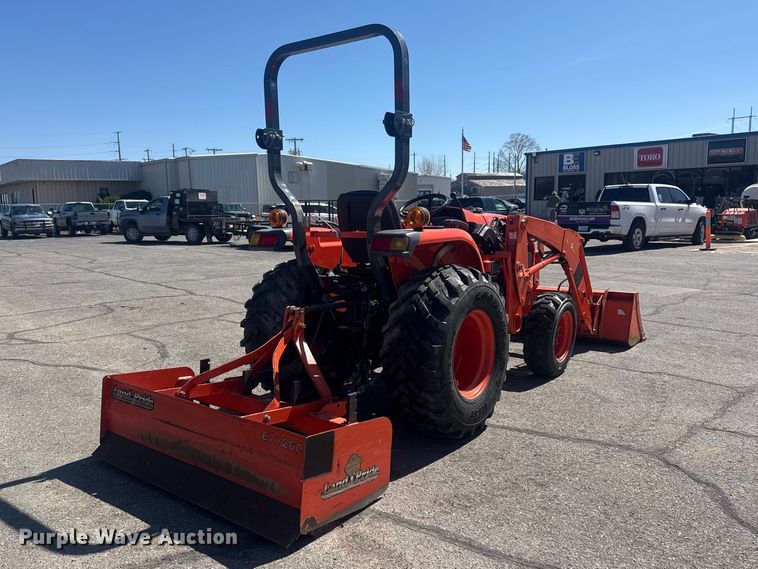 image for item DO8478 2022 Kubota L3302HST MFWD tractor