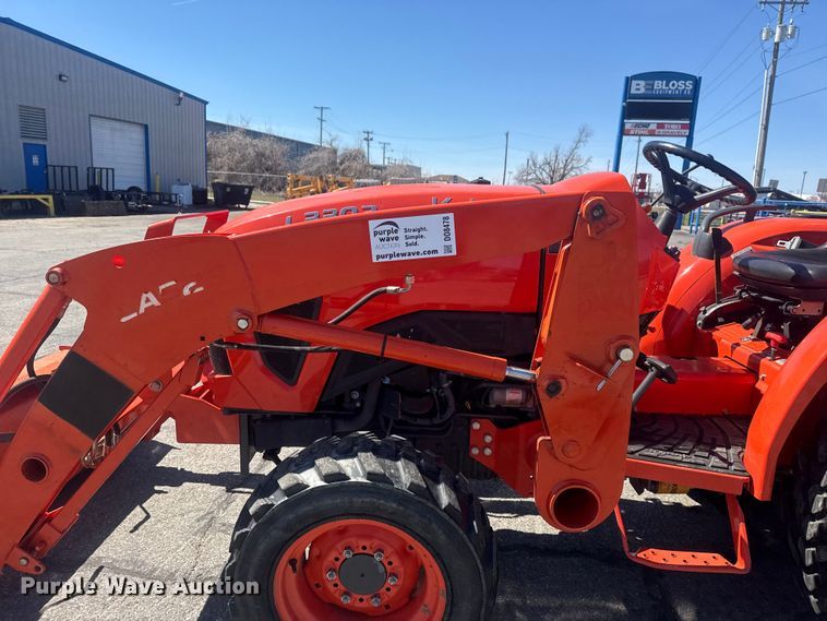 image for item DO8478 2022 Kubota L3302HST MFWD tractor