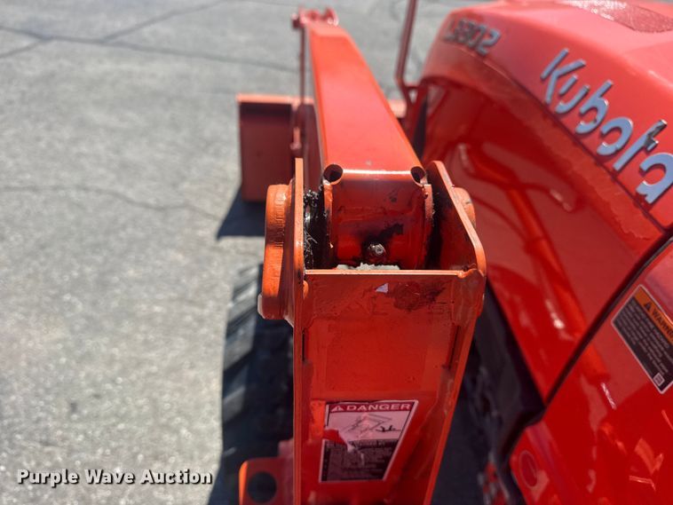 image for item DO8478 2022 Kubota L3302HST MFWD tractor