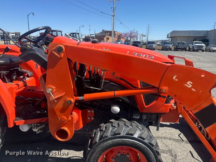 image for item DO8478 2022 Kubota L3302HST MFWD tractor