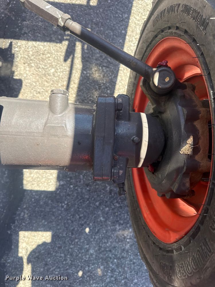 image for item DO8478 2022 Kubota L3302HST MFWD tractor