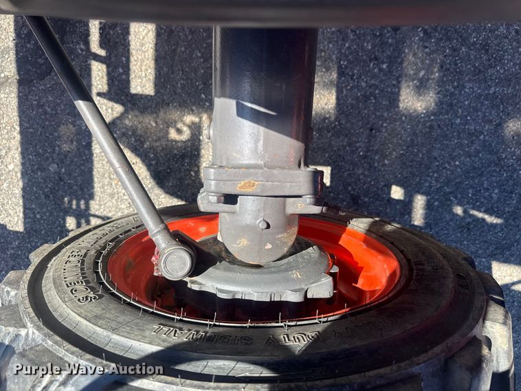 image for item DO8478 2022 Kubota L3302HST MFWD tractor