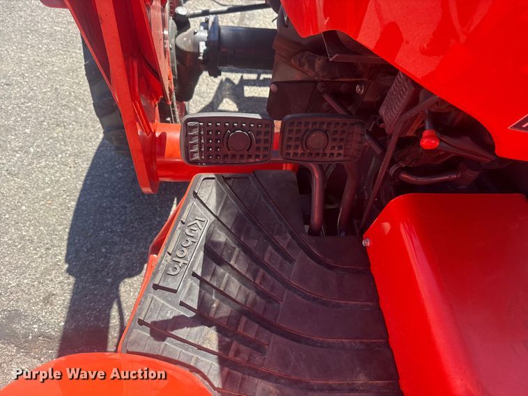 image for item DO8478 2022 Kubota L3302HST MFWD tractor