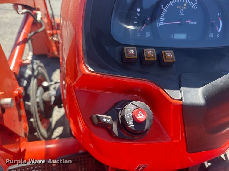 image for item DO8478 2022 Kubota L3302HST MFWD tractor