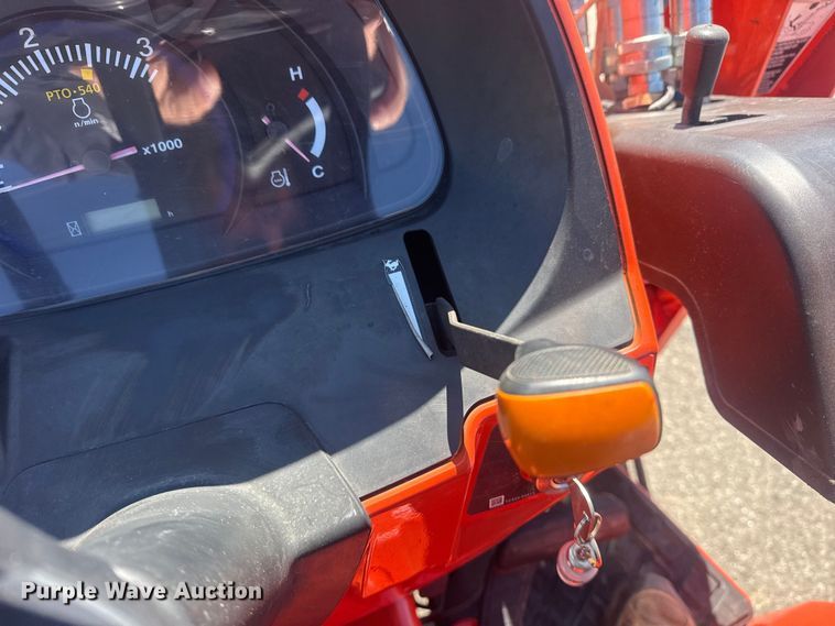 image for item DO8478 2022 Kubota L3302HST MFWD tractor