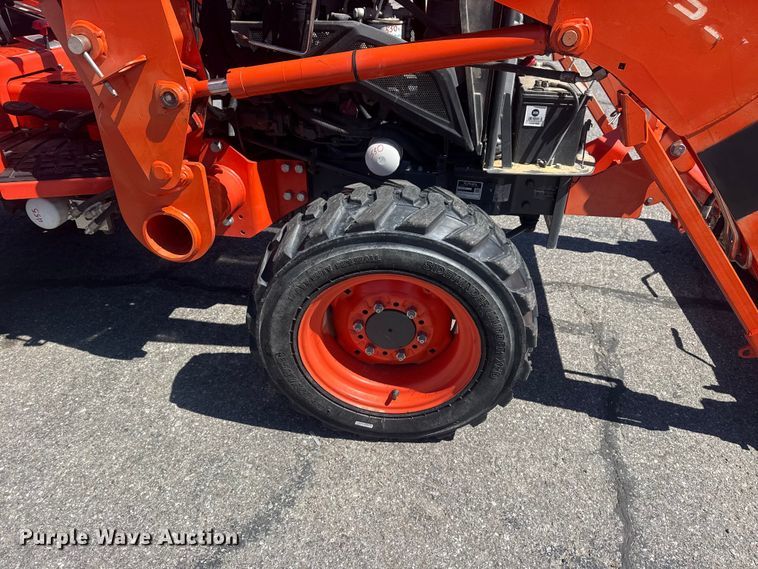 image for item DO8478 2022 Kubota L3302HST MFWD tractor