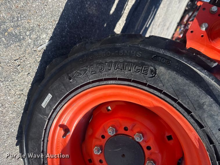 image for item DO8478 2022 Kubota L3302HST MFWD tractor