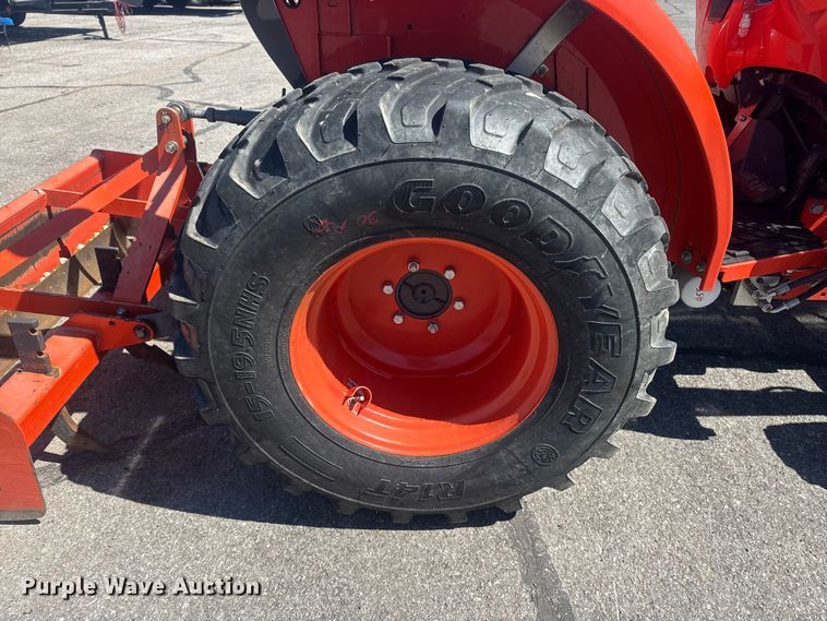 image for item DO8478 2022 Kubota L3302HST MFWD tractor