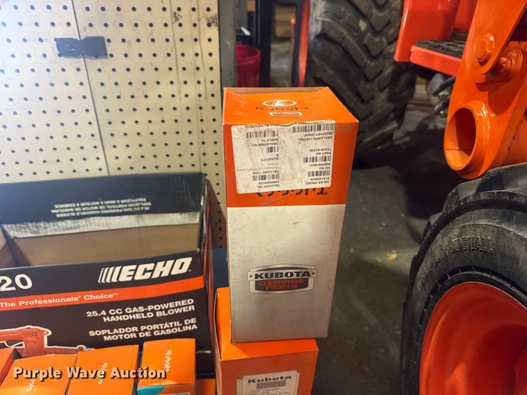 image for item DO8478 2022 Kubota L3302HST MFWD tractor