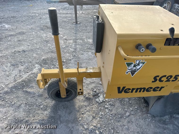 image for item DP5160 2003 Vermeer SC252 stump grinder
