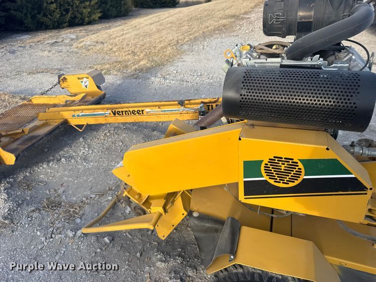 image for item DP5160 2003 Vermeer SC252 stump grinder