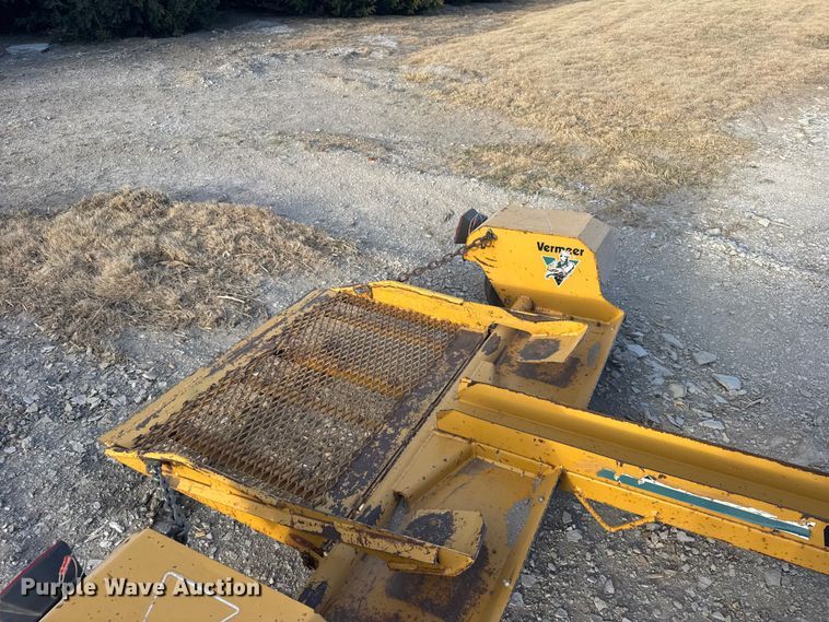 image for item DP5160 2003 Vermeer SC252 stump grinder