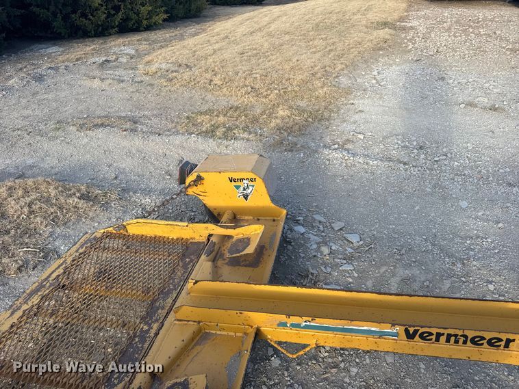 image for item DP5160 2003 Vermeer SC252 stump grinder