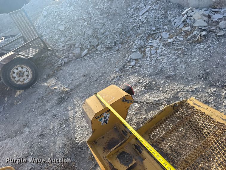 image for item DP5160 2003 Vermeer SC252 stump grinder