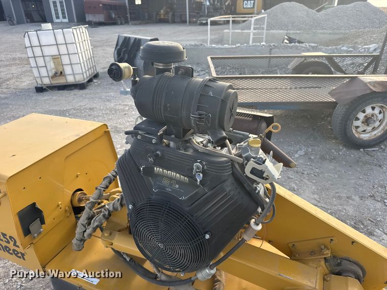 image for item DP5160 2003 Vermeer SC252 stump grinder