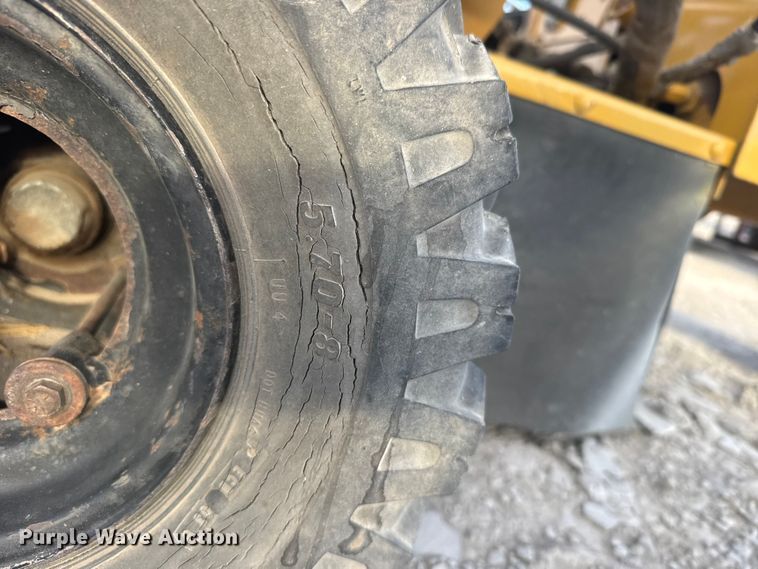 image for item DP5160 2003 Vermeer SC252 stump grinder