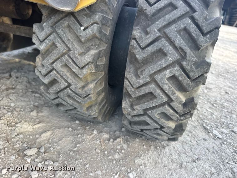 image for item DP5160 2003 Vermeer SC252 stump grinder