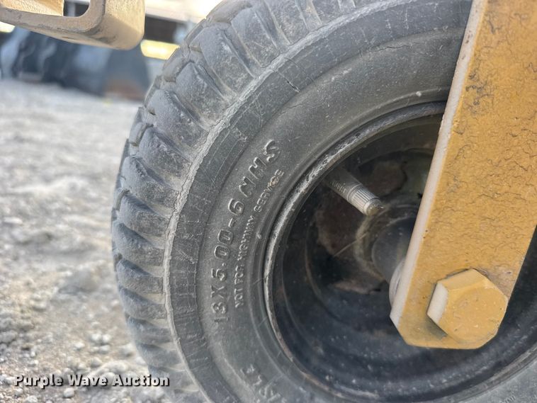 image for item DP5160 2003 Vermeer SC252 stump grinder