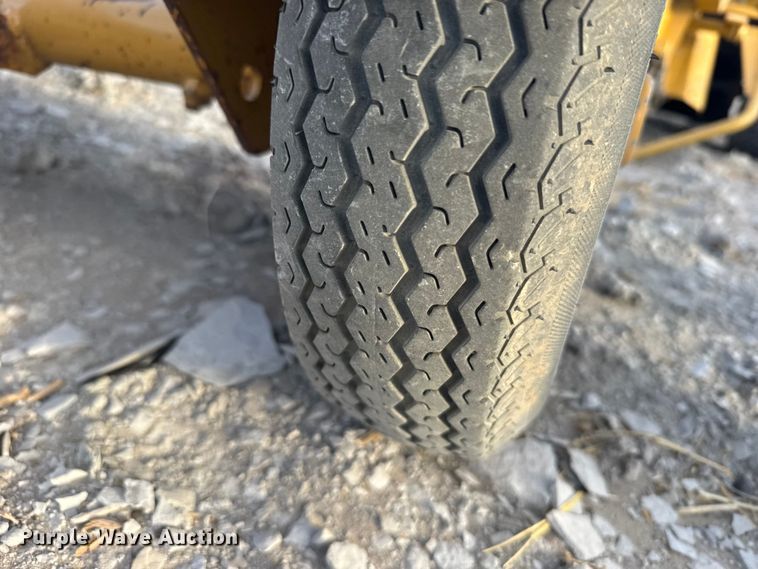 image for item DP5160 2003 Vermeer SC252 stump grinder