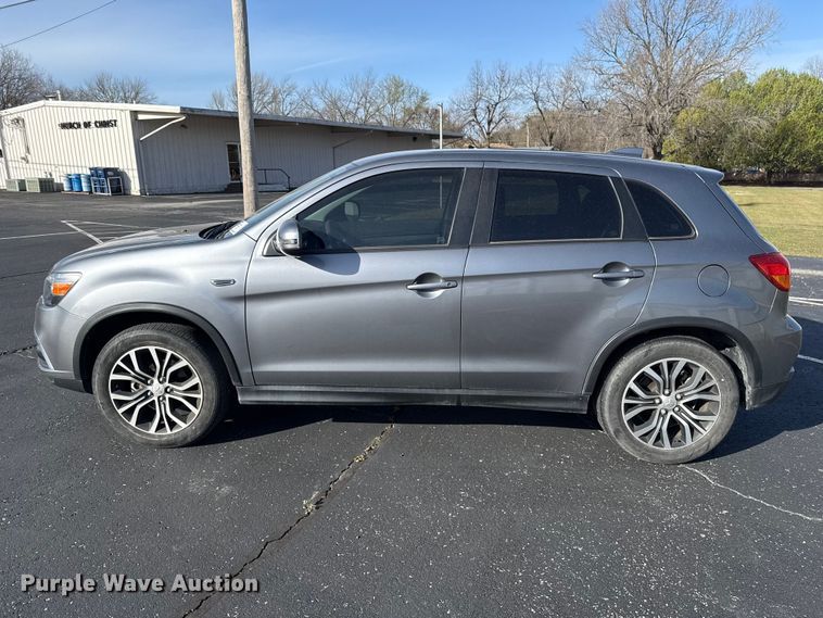 image for item DR0990 2019 Mitsubishi Outlander Sport SUV