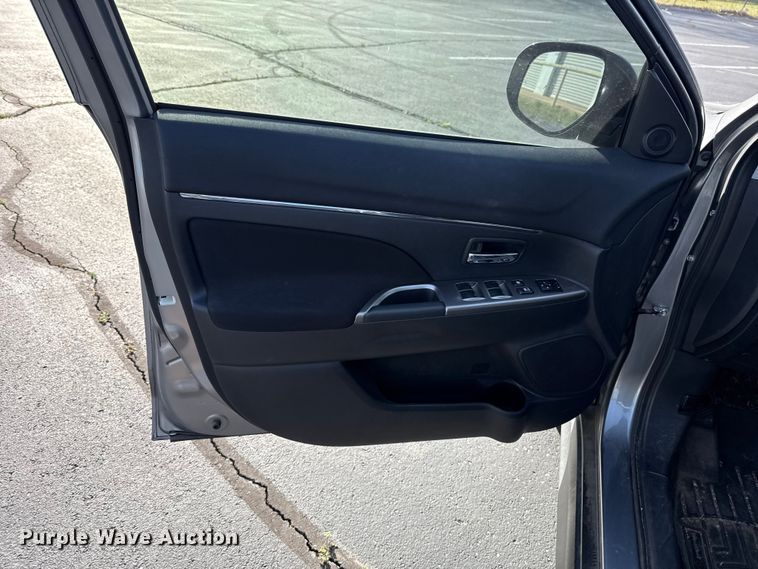 image for item DR0990 2019 Mitsubishi Outlander Sport SUV