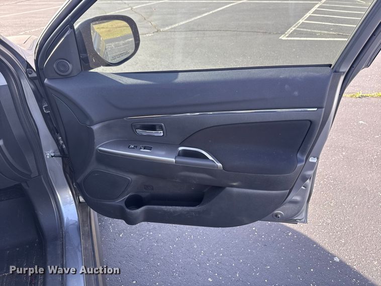 image for item DR0990 2019 Mitsubishi Outlander Sport SUV