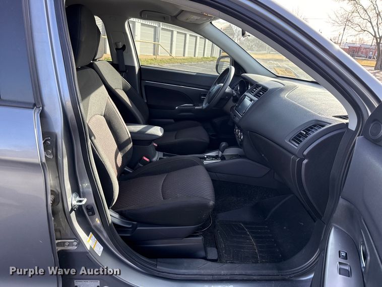 image for item DR0990 2019 Mitsubishi Outlander Sport SUV