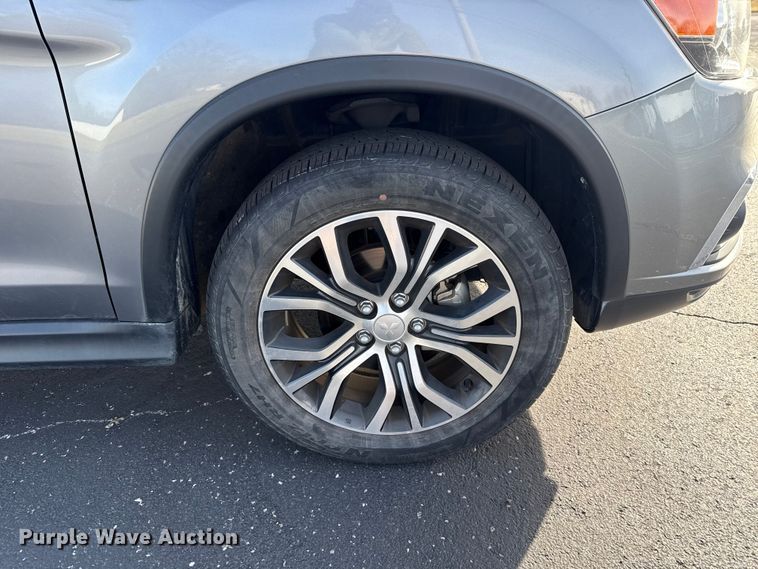 image for item DR0990 2019 Mitsubishi Outlander Sport SUV