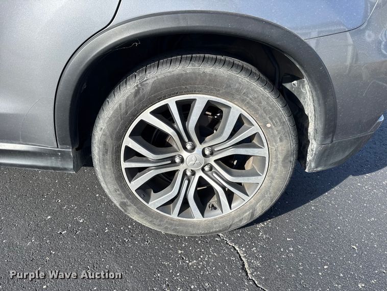 image for item DR0990 2019 Mitsubishi Outlander Sport SUV