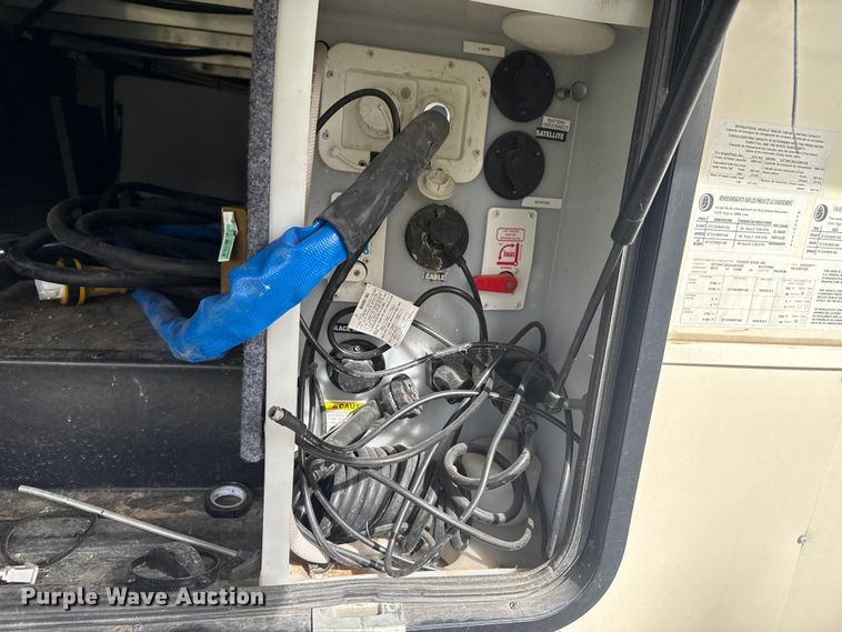 image for item DR0991 2018 Forest River Wildcat 37B camper