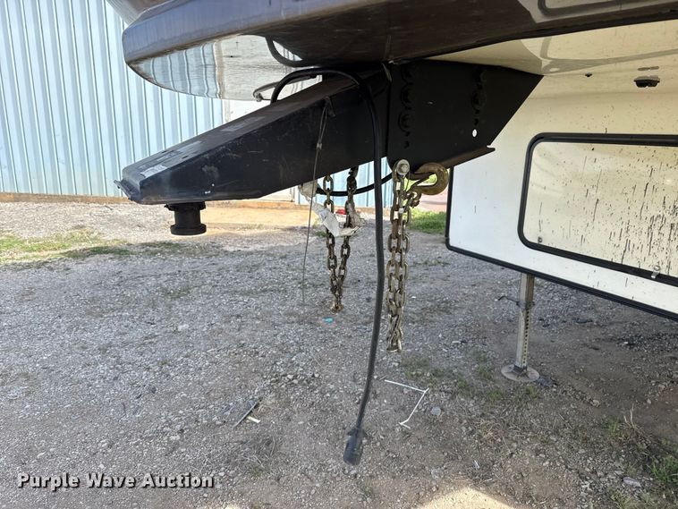 image for item DR0991 2018 Forest River Wildcat 37B camper